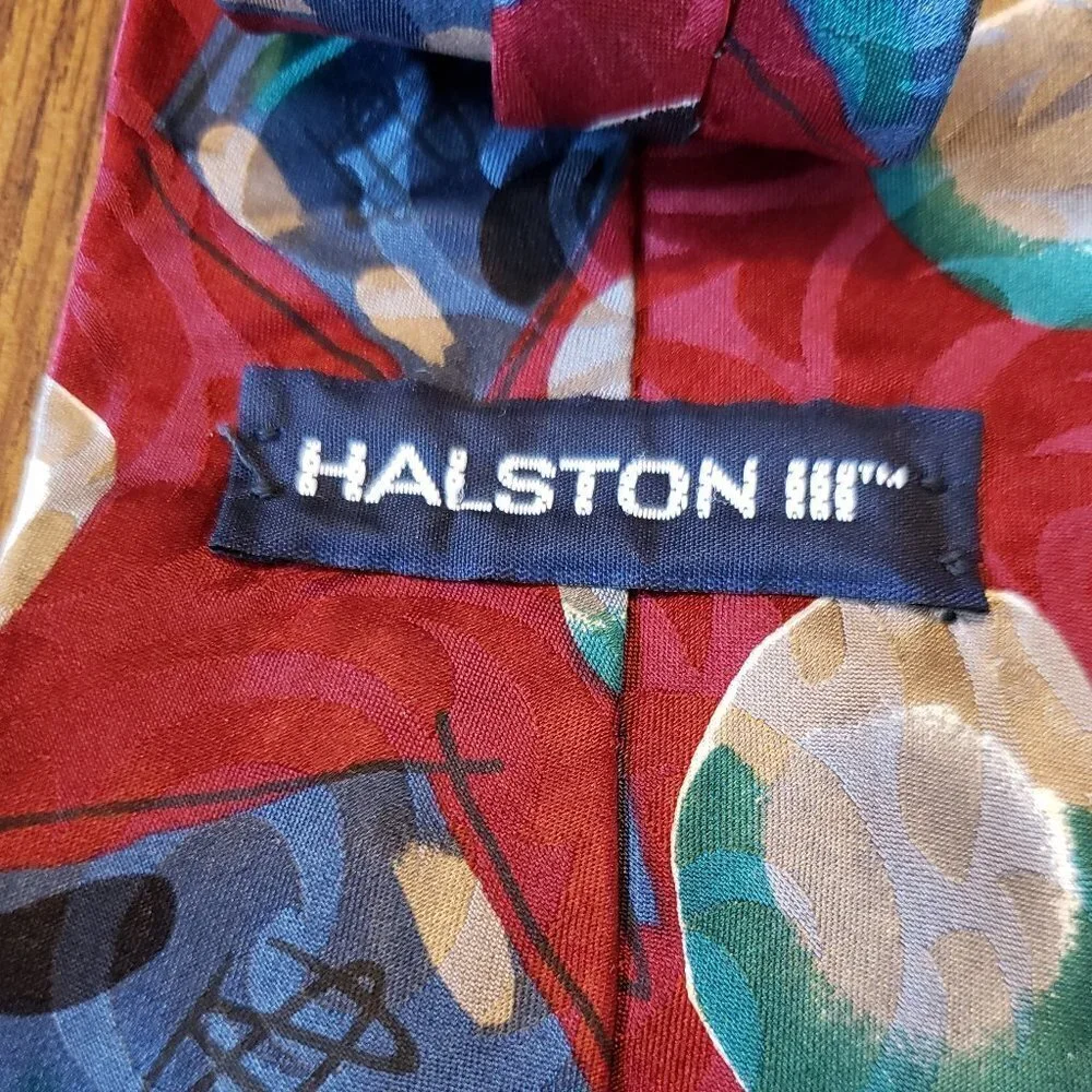 Halston III Abstract Red and Blue Pattern Geometric Shapes 4 Inch Wide Necktie